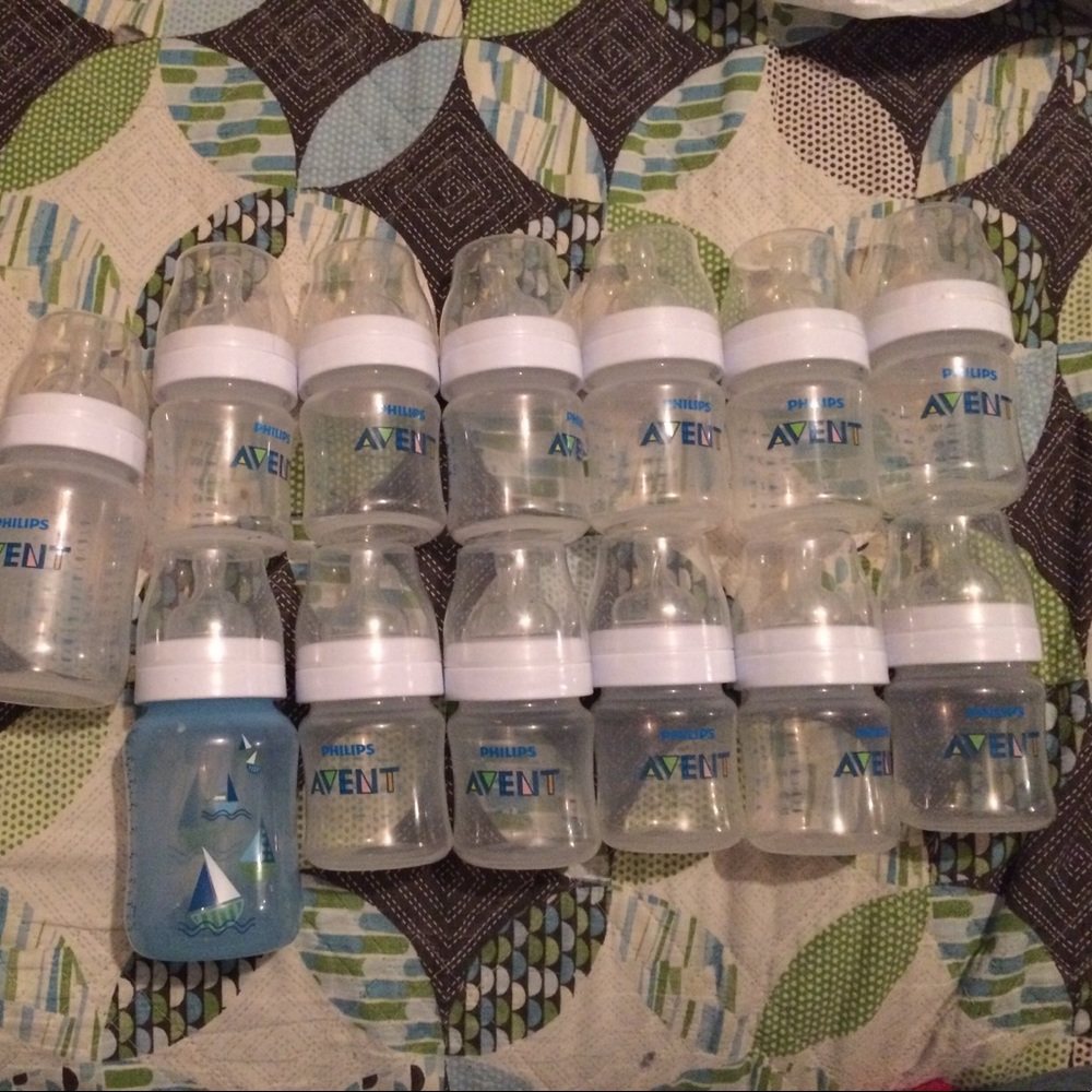 13 Avent bottles good condition
