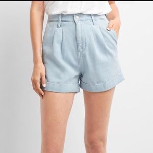 GAP Super high rise TENCEL™ denim shorts - size 28