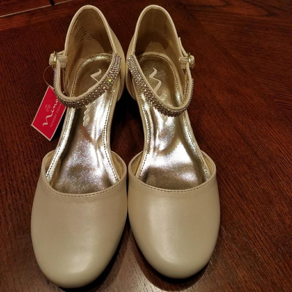 Nina Little Girl Low Pumps