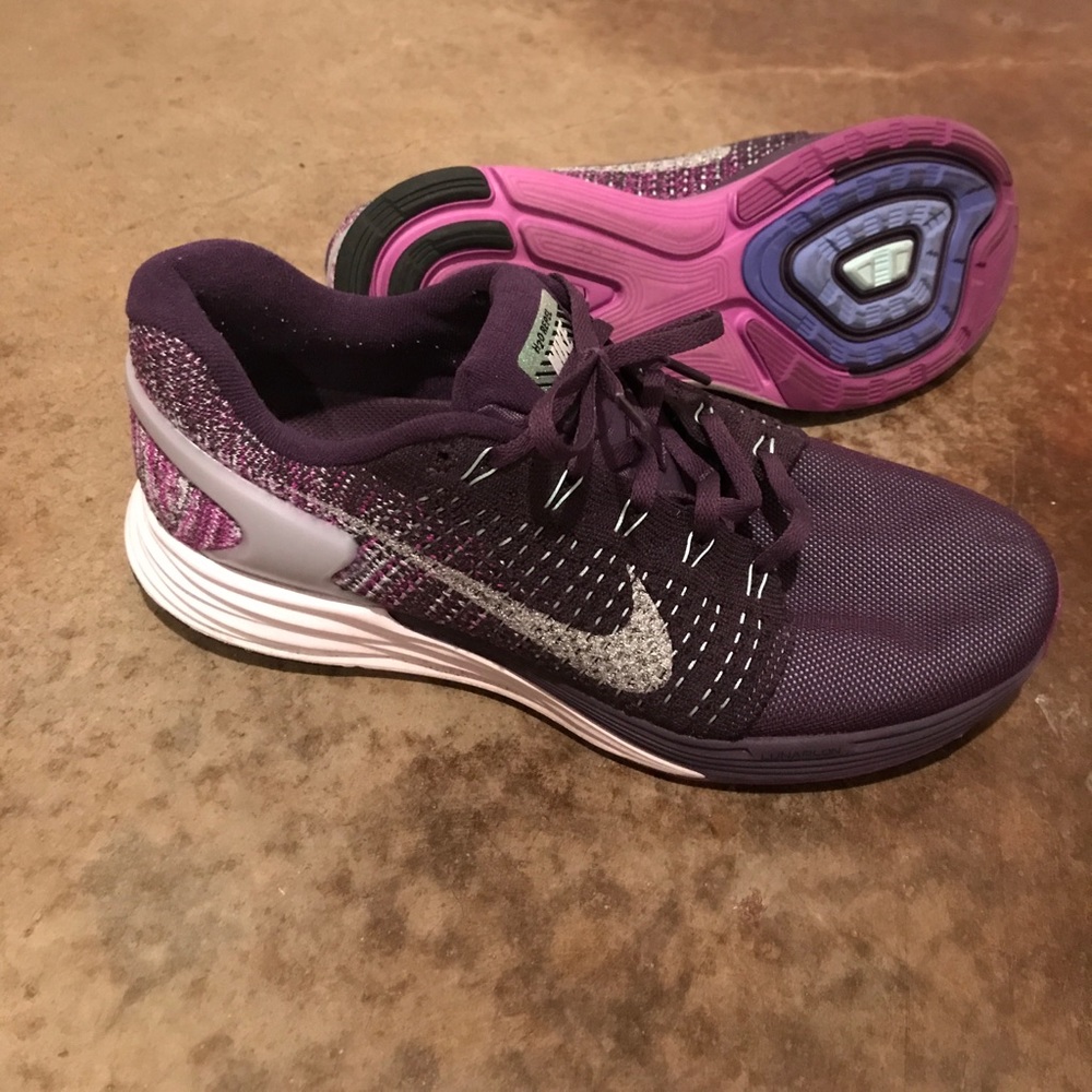 Nike tennis shoes