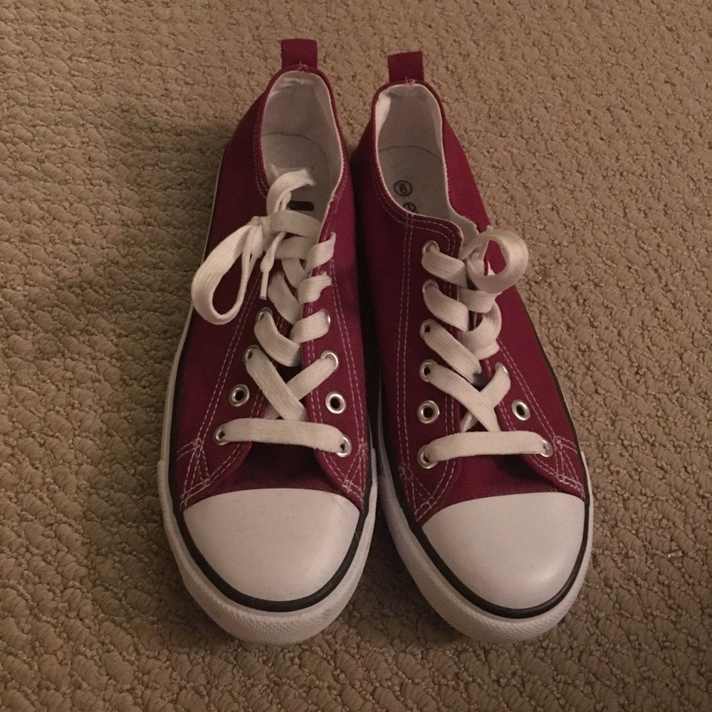 Look-alike maroon converses