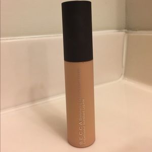 Becca Prosecco Pop liquid highlighter
