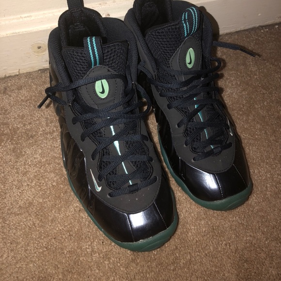 Foams black obsidian