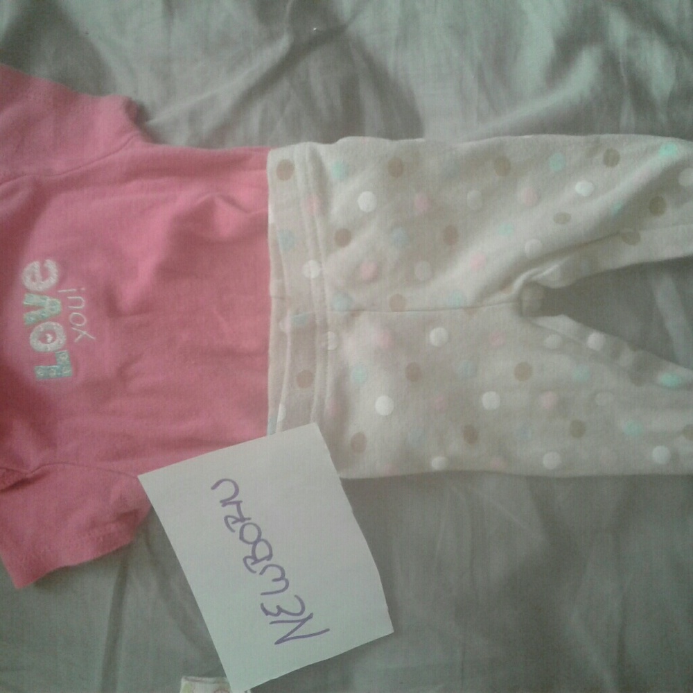 Newborn bundle - Picture 3 of 4