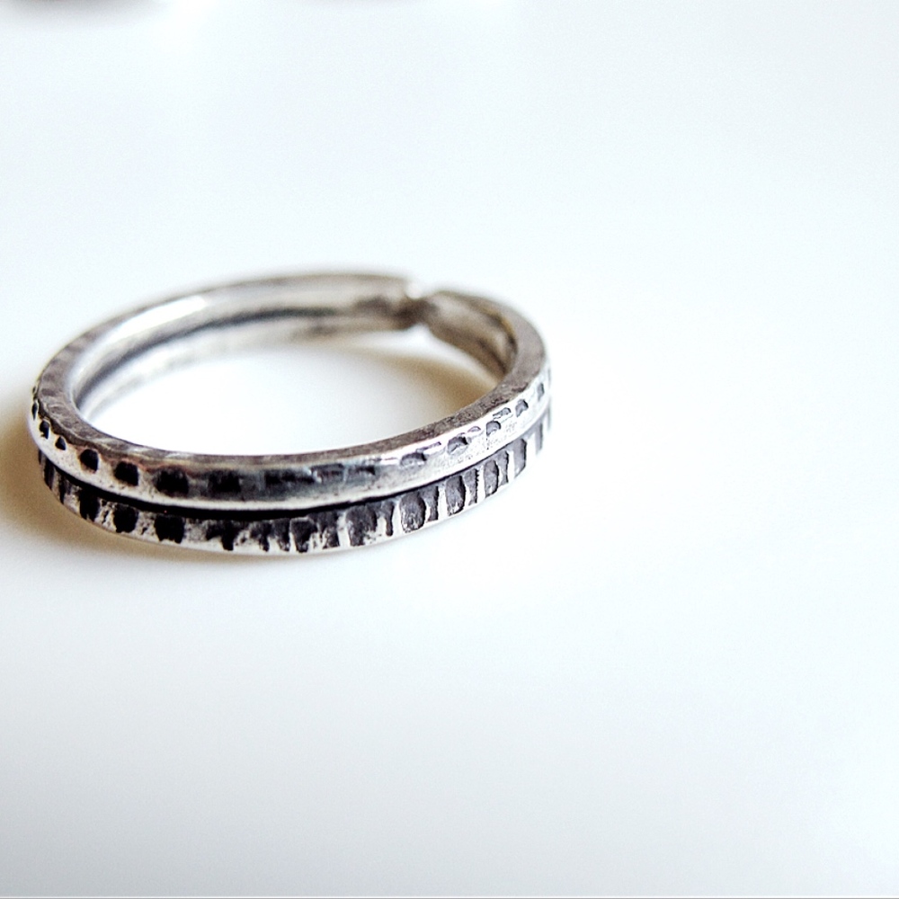 Ring - Picture 2 of 4