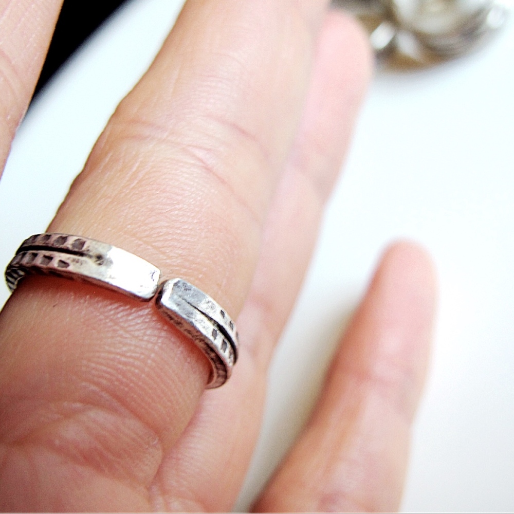 Ring - Picture 4 of 4