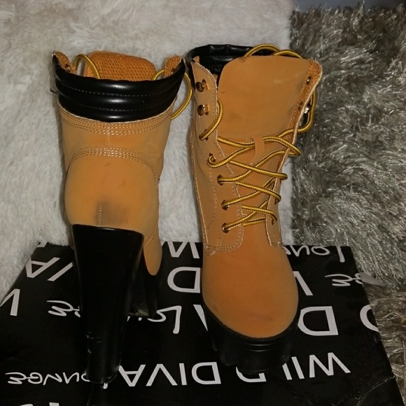 Camel colored booties. Worn twice. - Picture 4 of 4