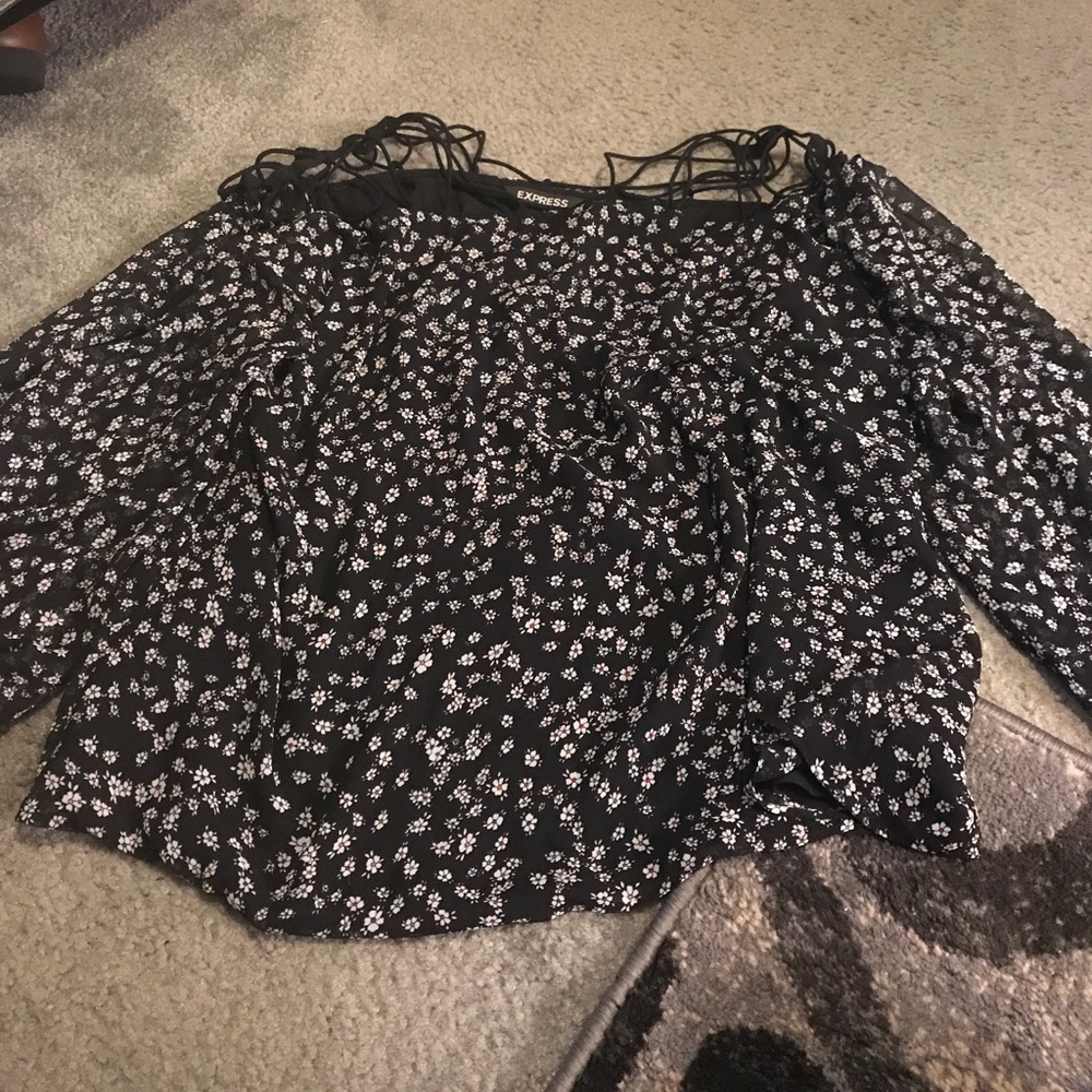 Express Exposed Shoulder Shirt