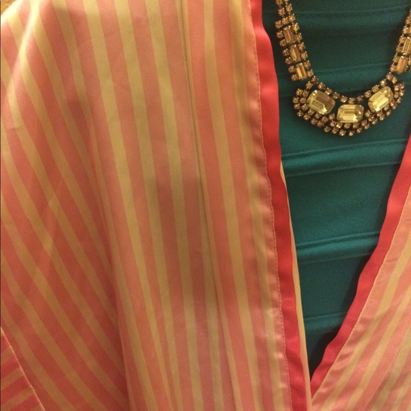 Victoria secret runway robe - Picture 8 of 8