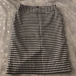 Worthington houndstooth pencil skirt