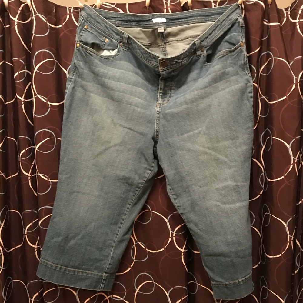 4 FOR $20 SALE!!  Denim capris - 22 inch inseam