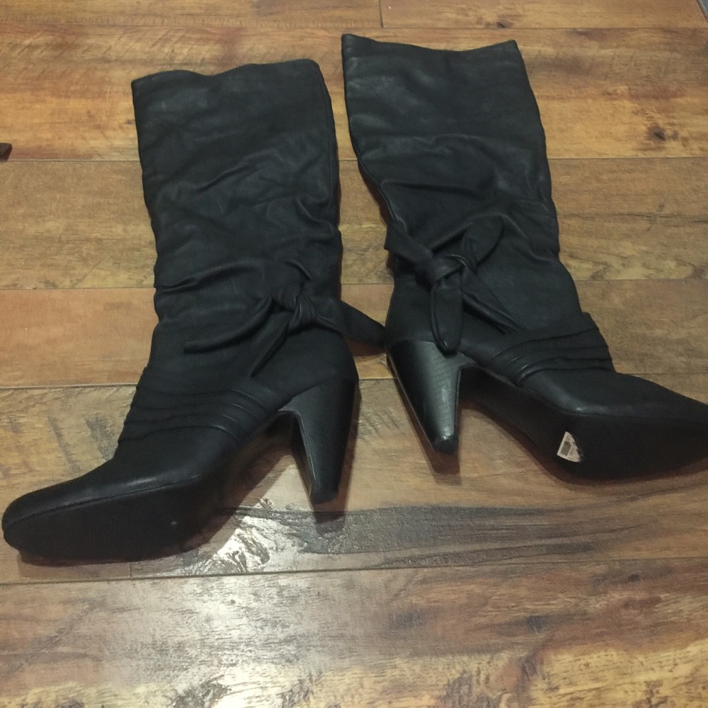 knee high zip boots with bow