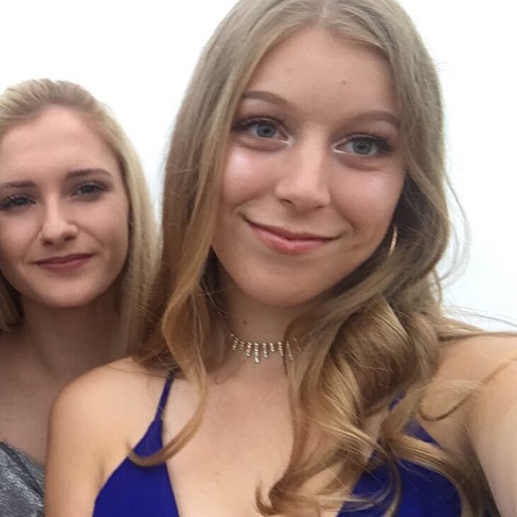 Meet your Posher, Emily - Picture 1 of 1