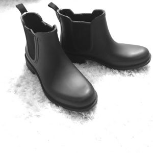 Madewell Chelsea Rain Booties
