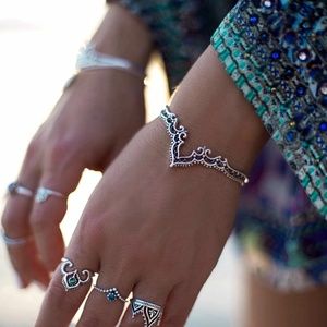 Retro Silver bangle