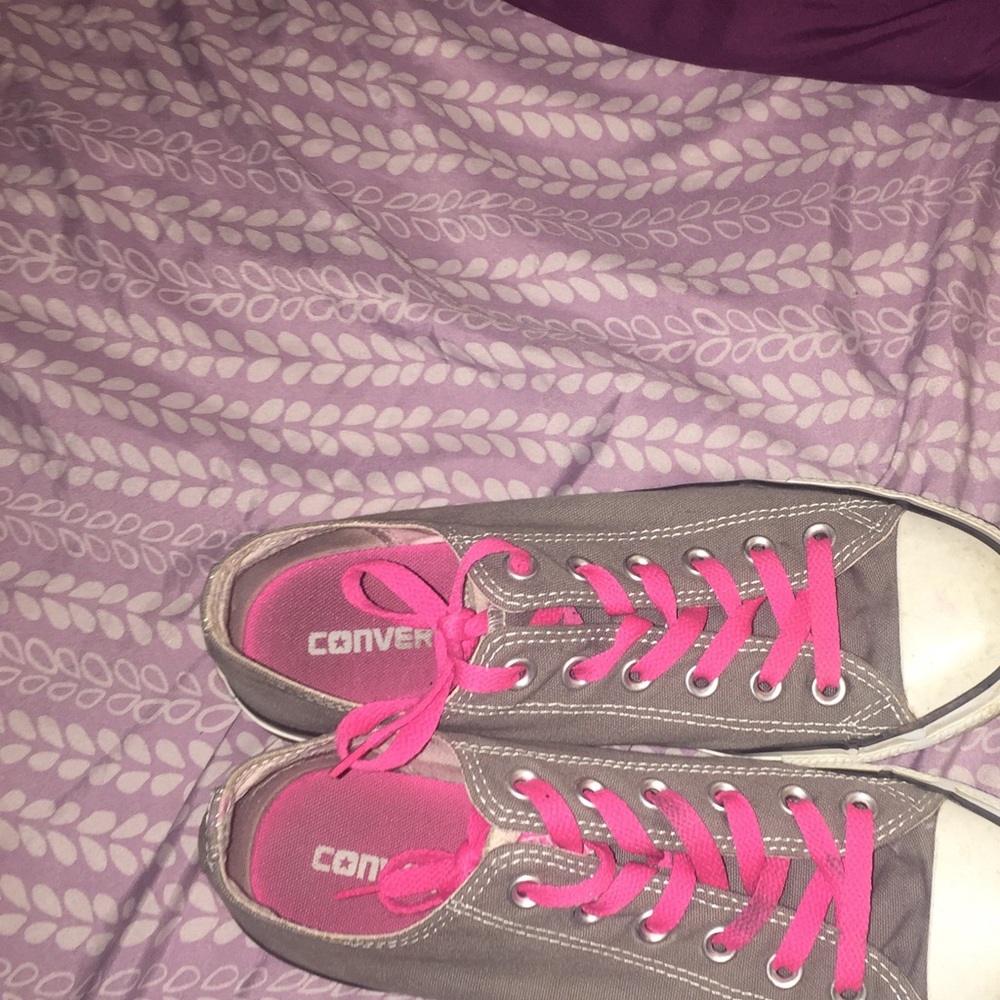 Double tongue low converse shoe