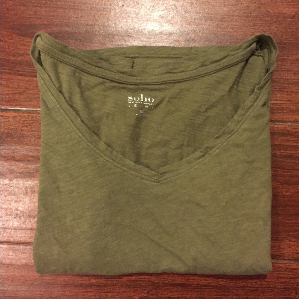 🌿Olive green t-shirt