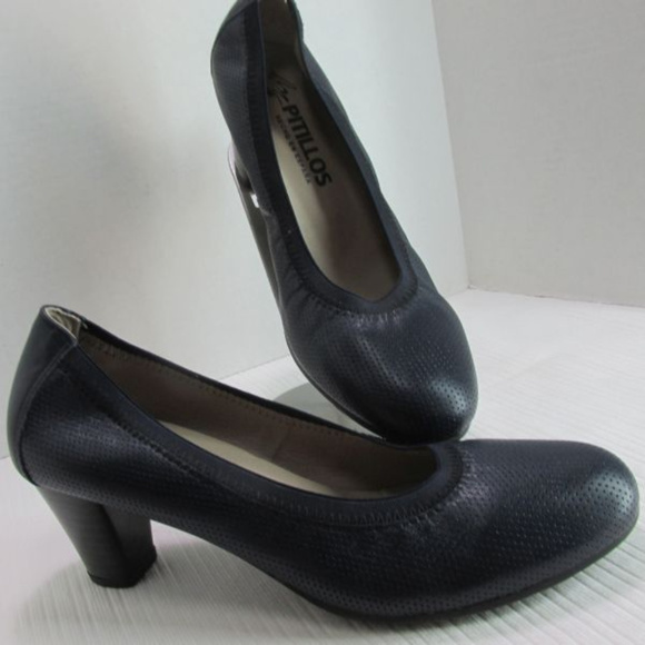 Ladies black patent leather animal print heeled loafer size 39 By Pitillos-SPAIN Ladies black patent leather animal print heeled loafer size 39 By Pitillos-SPAIN