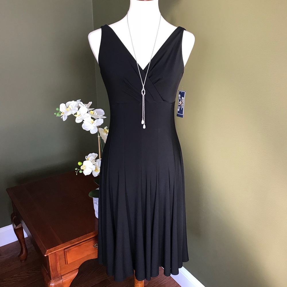 💍 Classic V-Plunge Dress