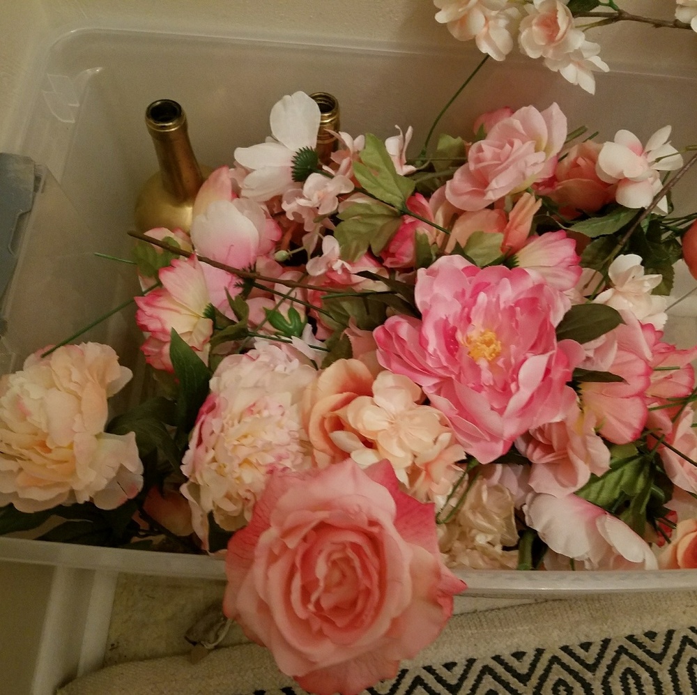 Large bundle of pink/peach silk flowers