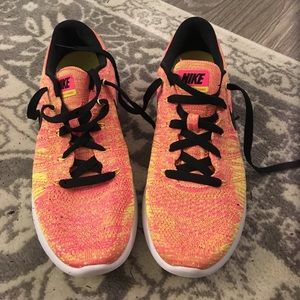 Nike LunarEpic Flyknit Neon