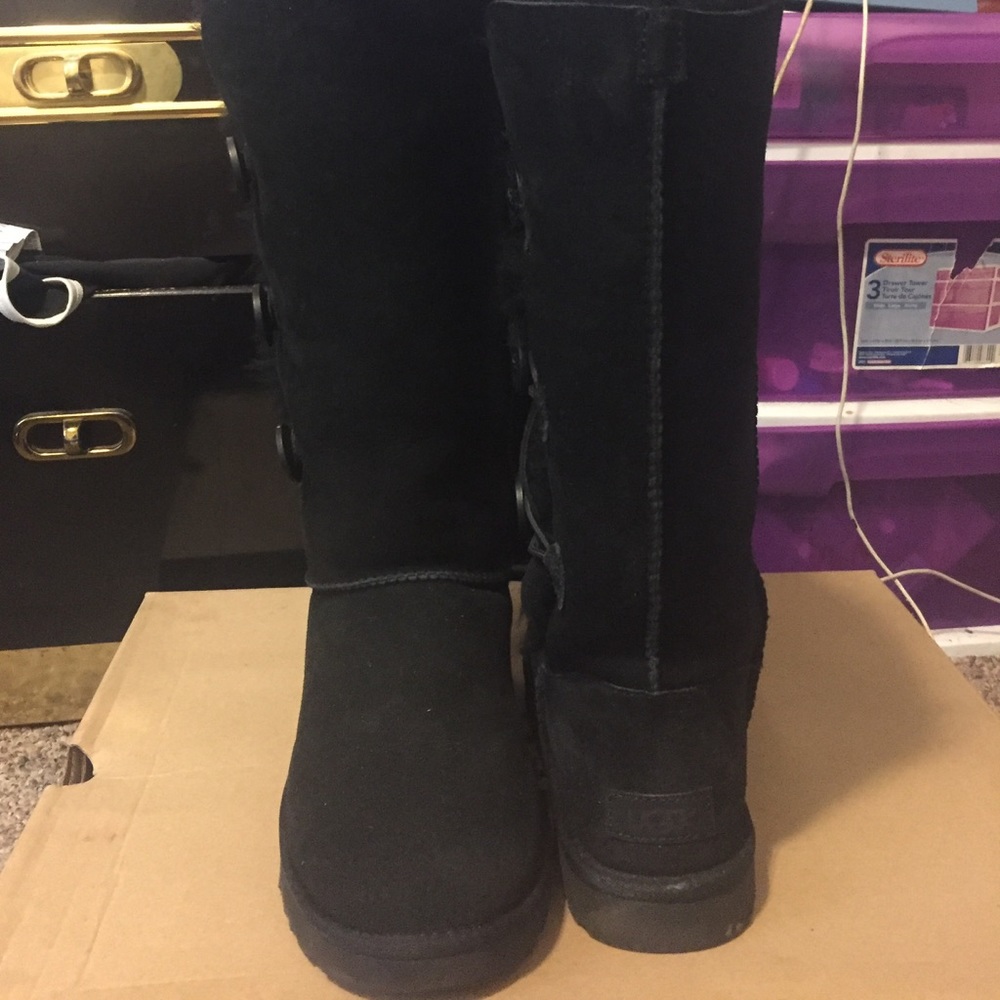 Tall black uggs