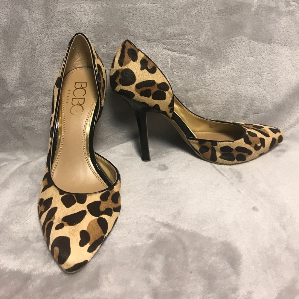 BCBG Paris leopard print shoes. 8 1/2