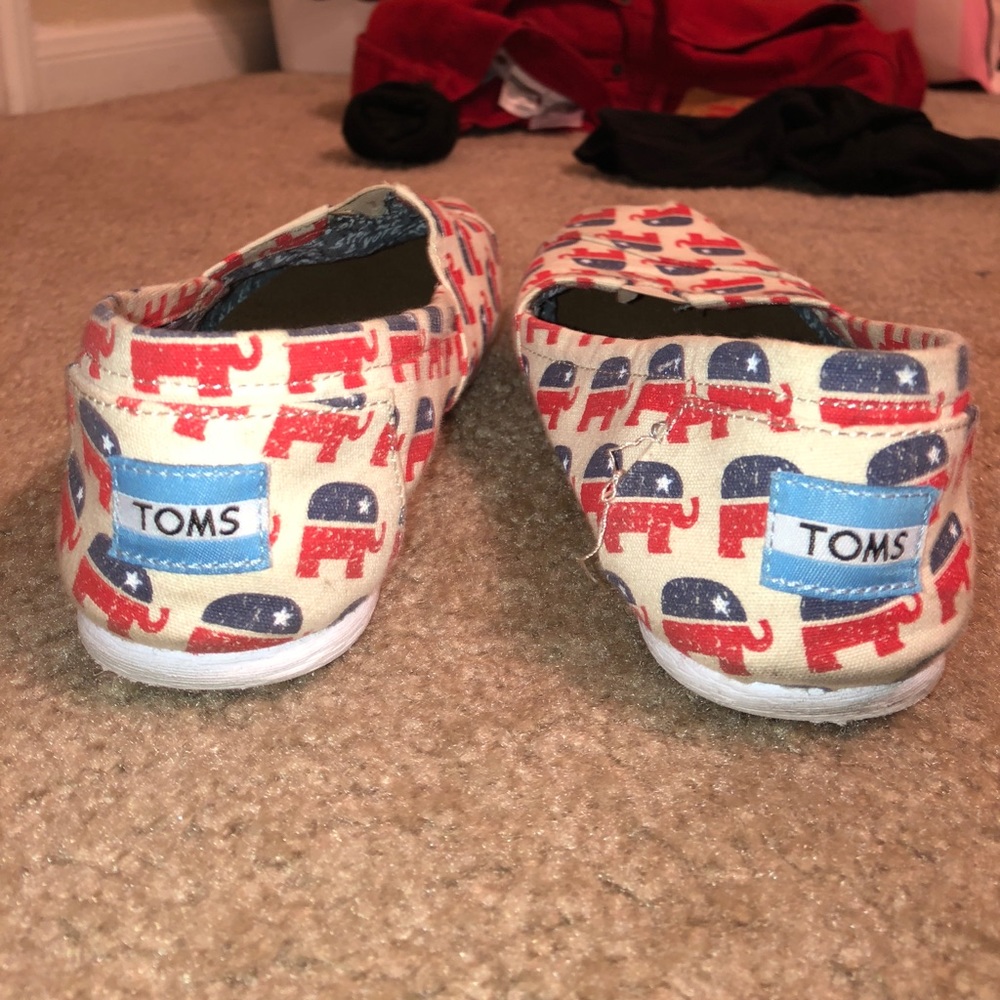 Toms with elephants