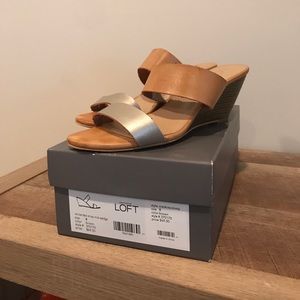 Ann Taylor Loft Banded Strap Mid-Wedge
