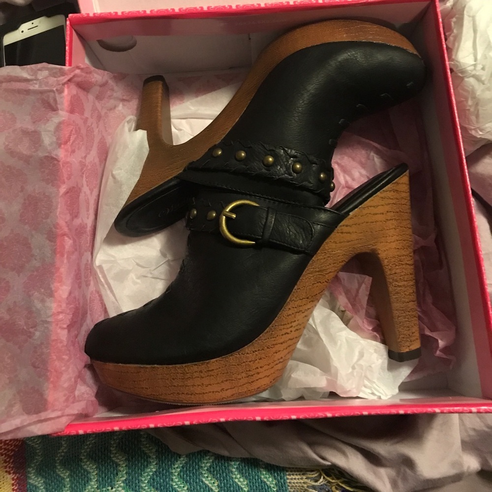 Wanted Mules-  Faux Leather Black NWT