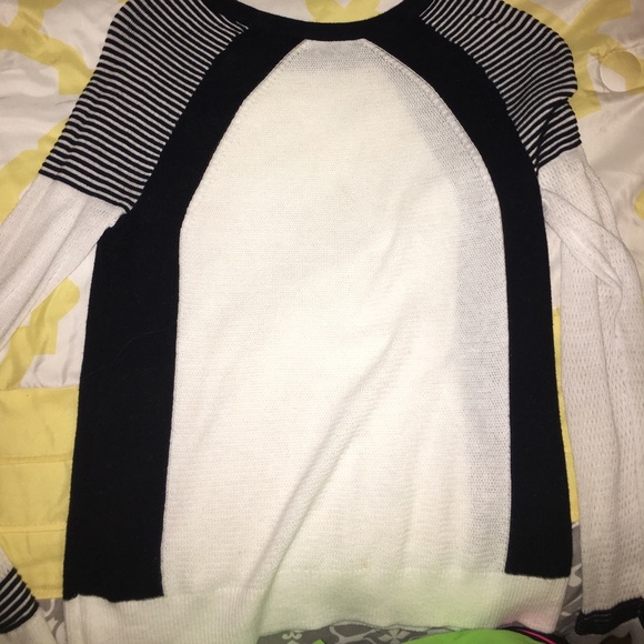 American eagle sweater - Picture 3 of 3