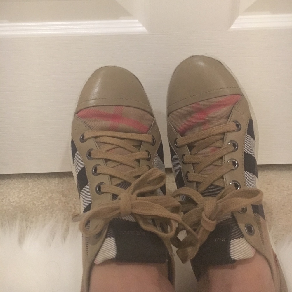 Burberry sneakers size 38
