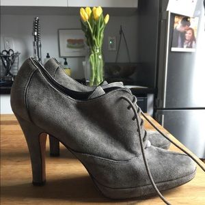 Circa by Joan & David ‘Sage’ Oxford Pump