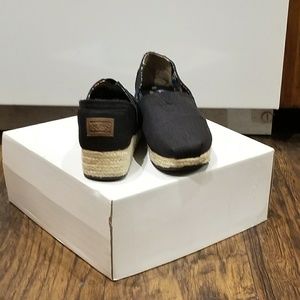 Bob's memory foam shoes