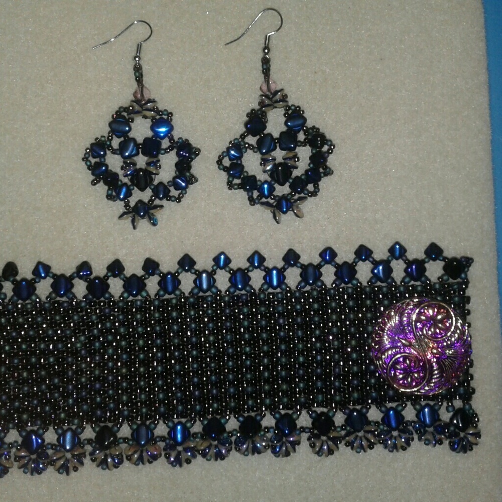 Checzk button bracelet with matching earrings