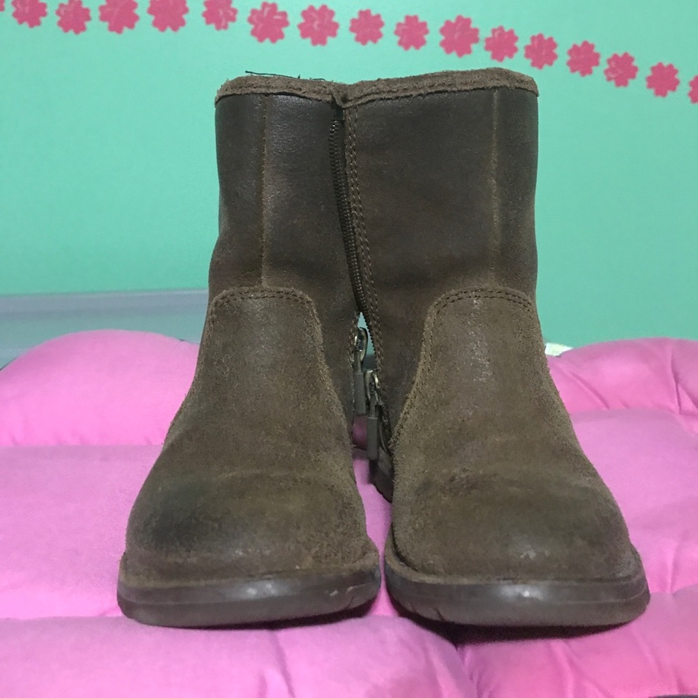 Ugg toddler boots