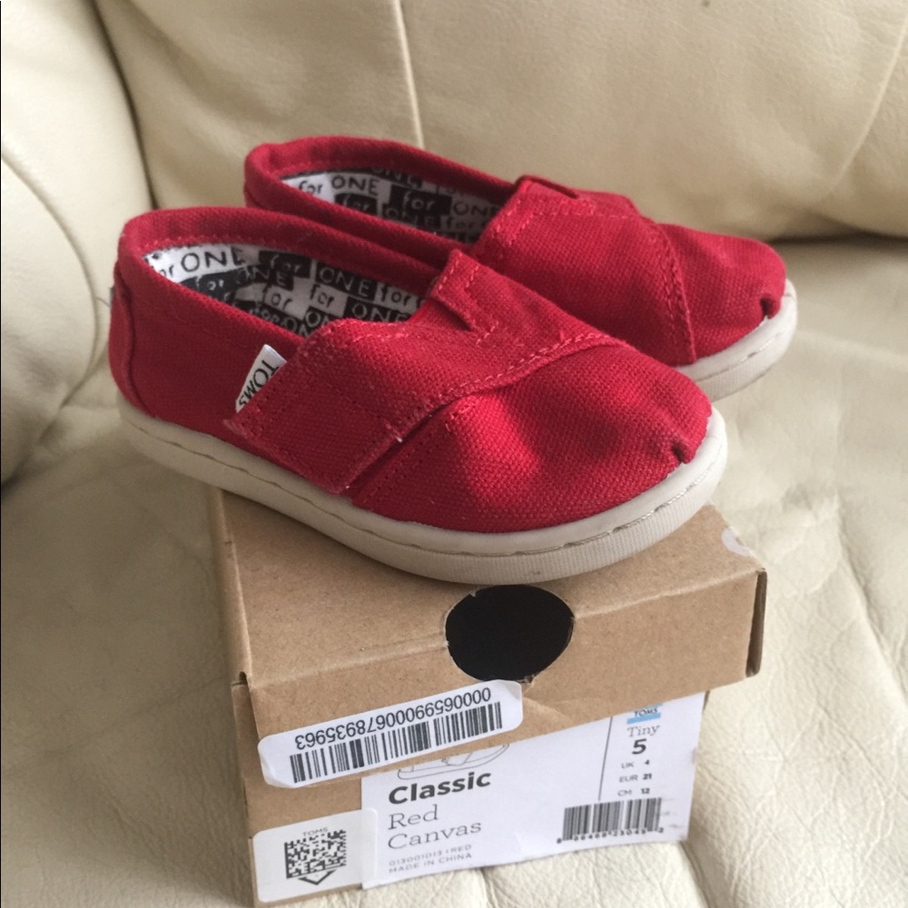 Toms red size 5