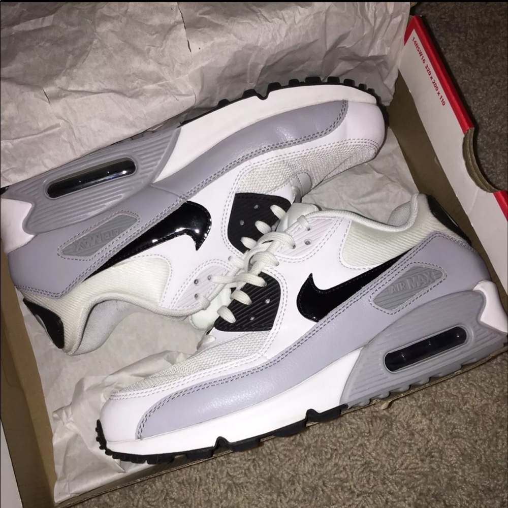 women’s airmax sz 8.5