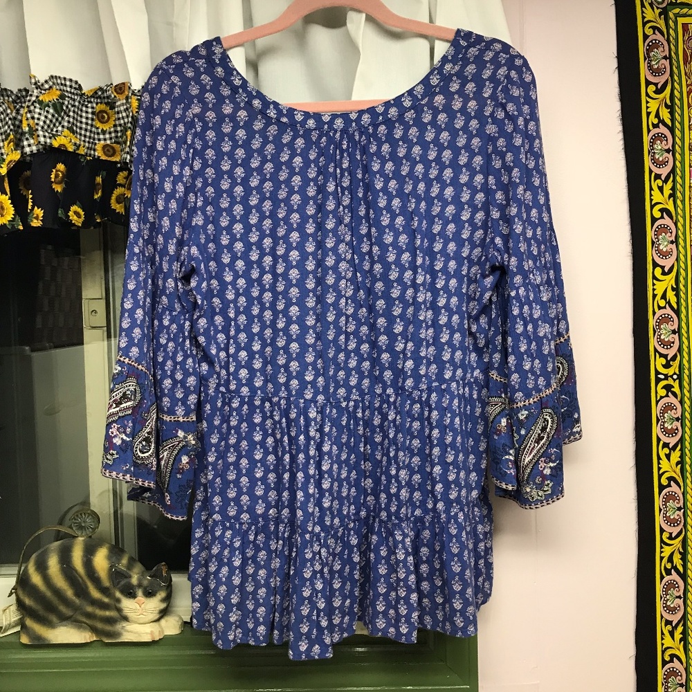 American Eagle Paisley Top