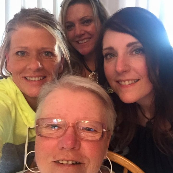 Meet your Posher, Cheryl - Picture 1 of 1