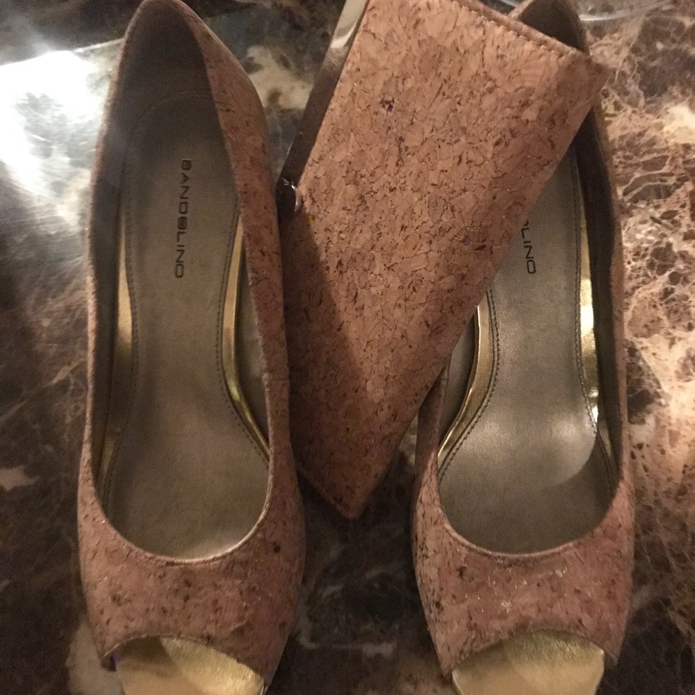 Bandolino Pumps and Matching Clutch!!