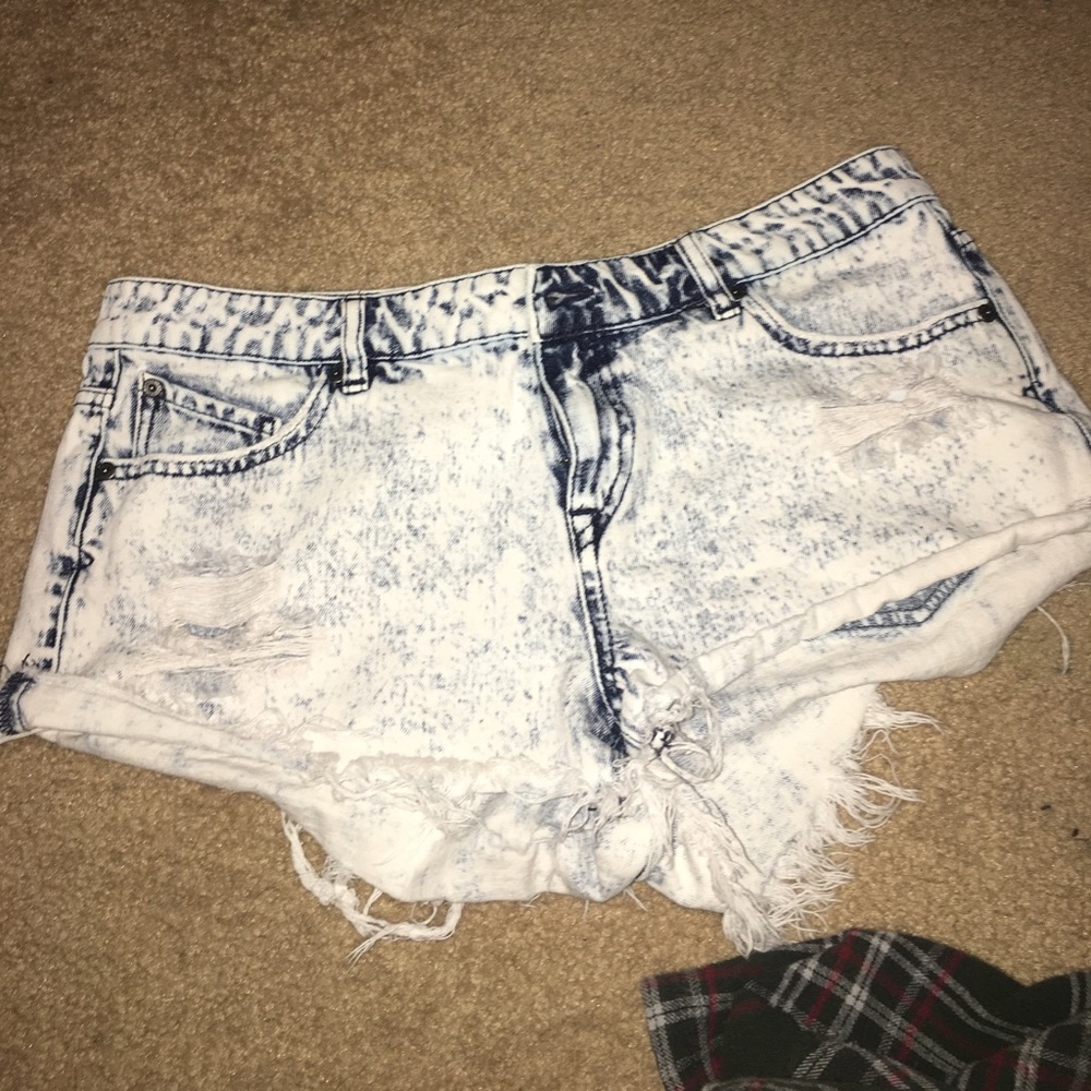 VOLCOM high waisted shorts