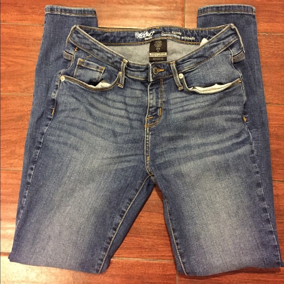 JEANS!👖 - Picture 2 of 4