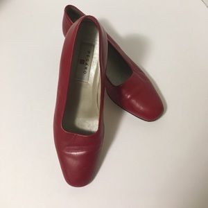PESARO Classic Pumps