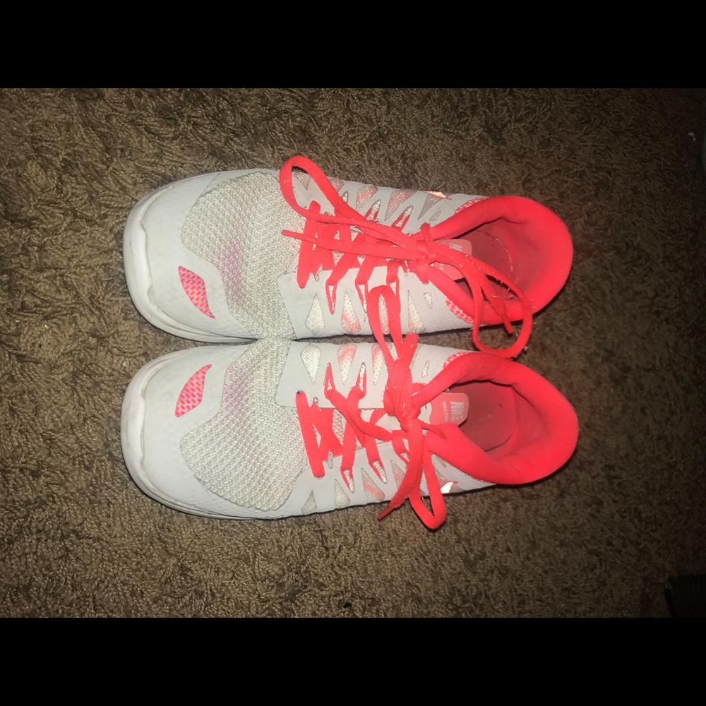 Nike Tennis Shoes