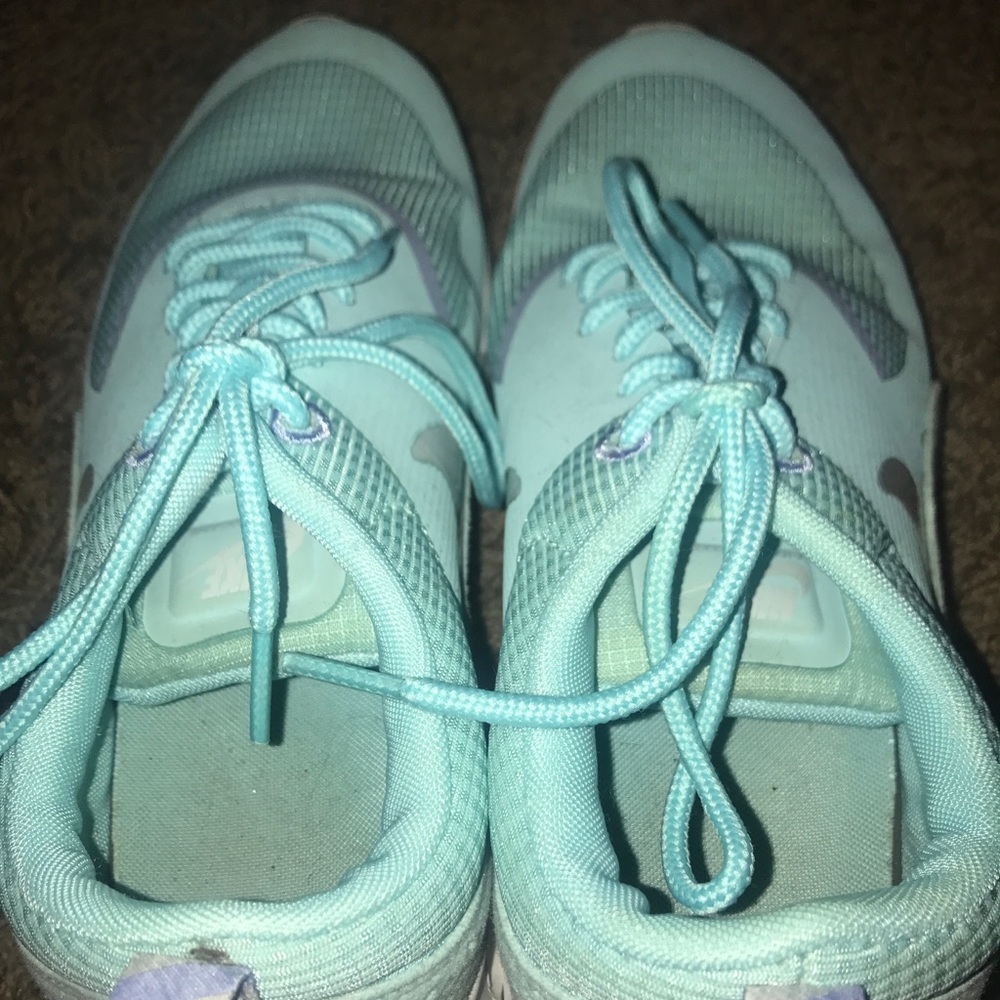 Nike Tennis Shoes