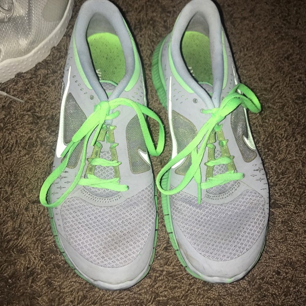 Nike Tennis Shoes