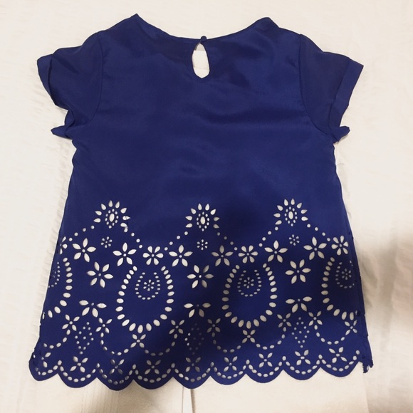 Scallop Cut Blouse - Picture 3 of 4