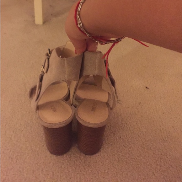 Nine West suede heeled sandals - Picture 2 of 5