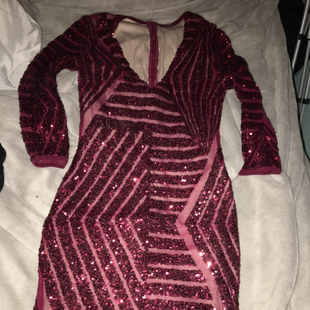 Burgundy diamond sequins dress from Windsor